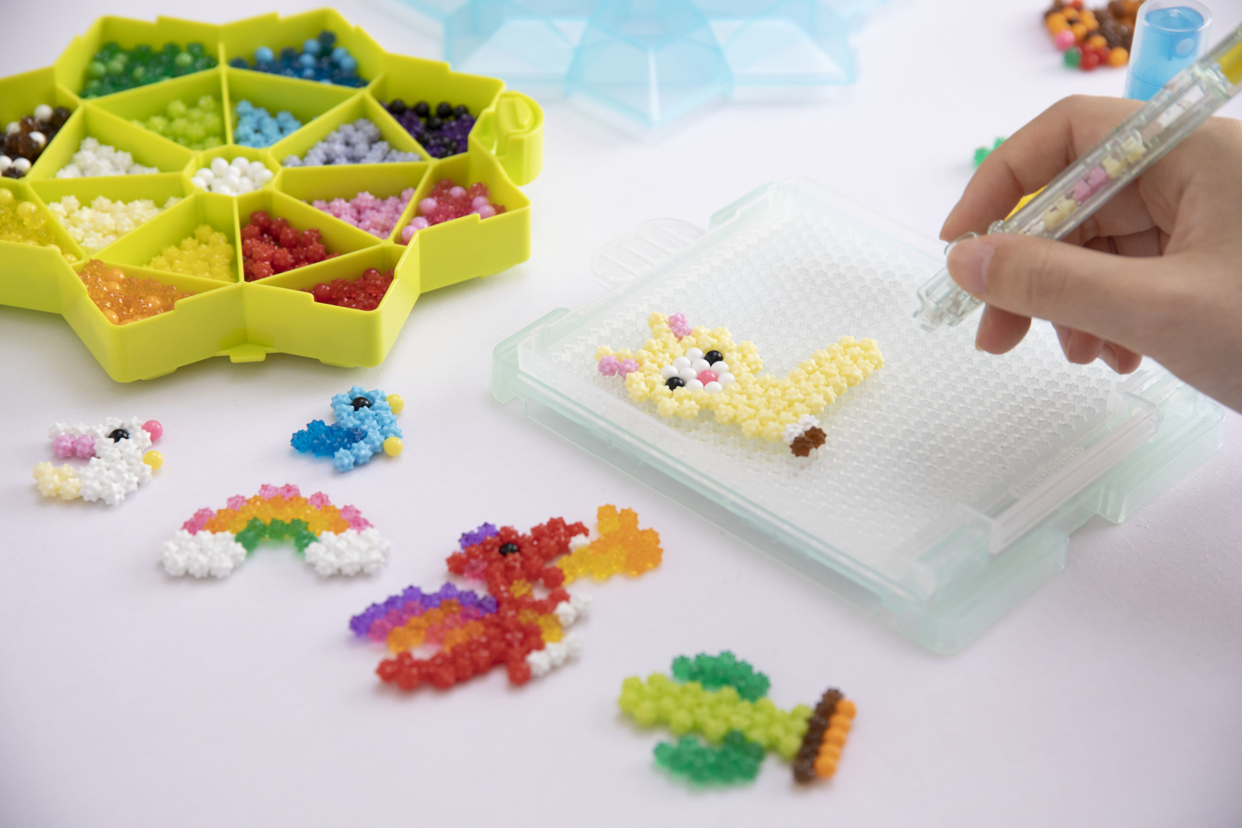 Aquabeads-Spielende-Kinder-Sternperlen-04